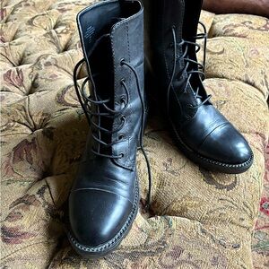 Kendall & Kylie “Park” Combat Boot Sz 11 and GREAT Condition!